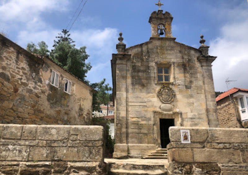 Capilla barroca de la Virgen del Carmen, patrona de los marineros de Muros